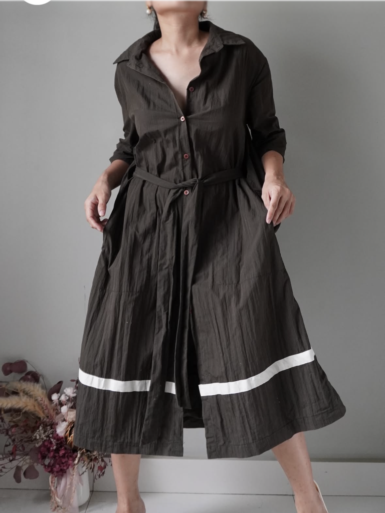Deep moss green button down dress with pockets, comes with a belt