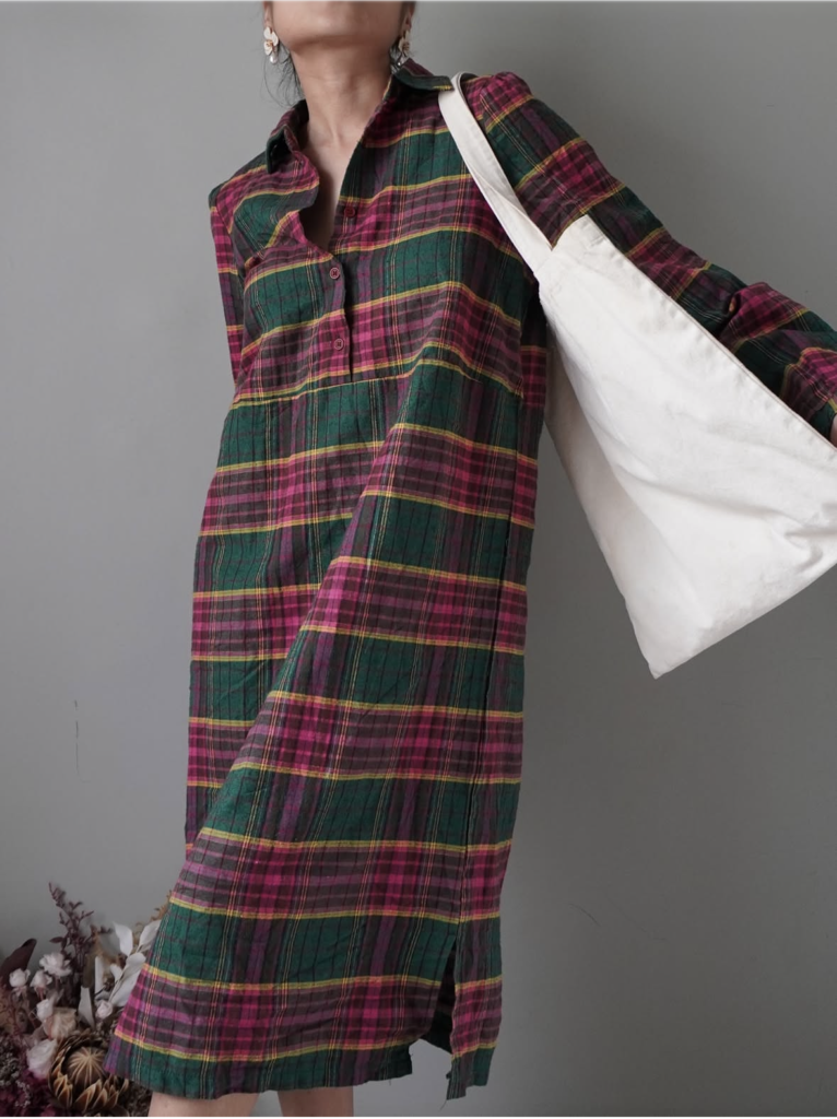 Color-way long sleeved dress, check fabric condition
