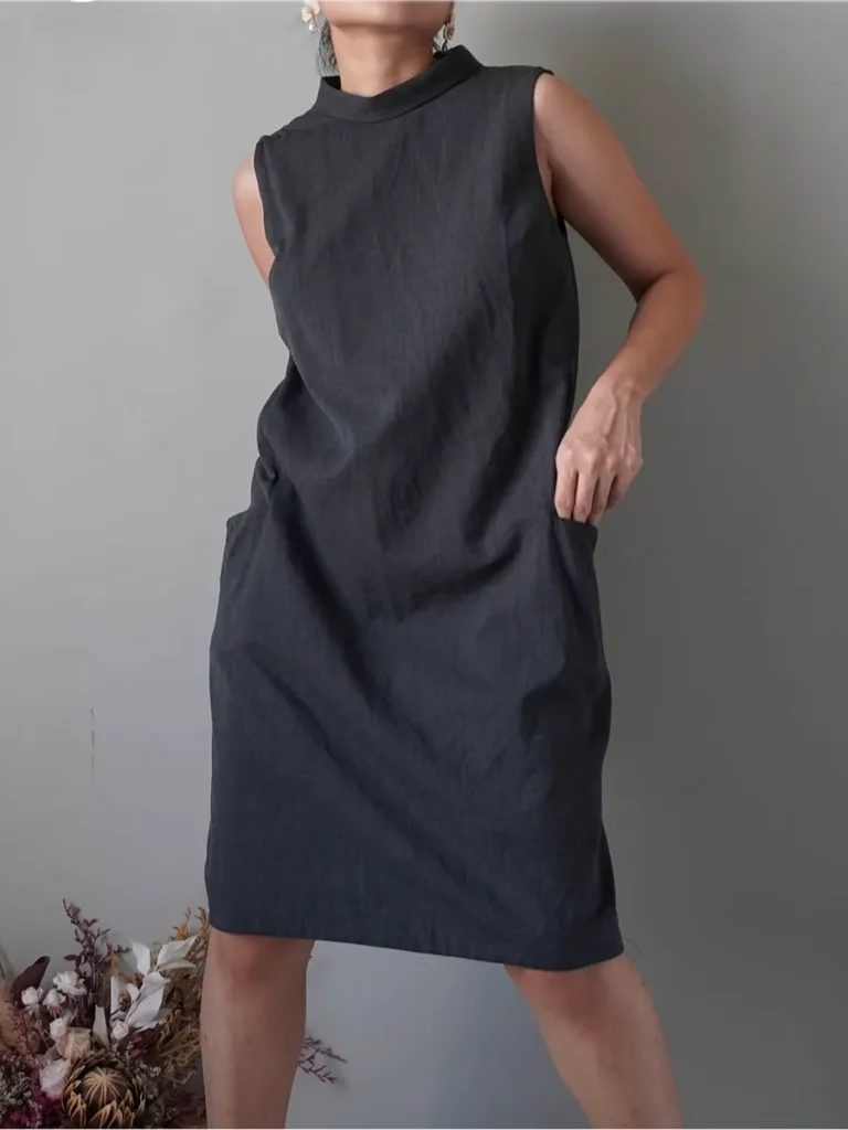 Chic and lazy boss energyy gray high neckline boxy dress with pockets