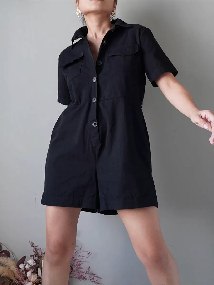 Casual black romper with pockets - Image 1