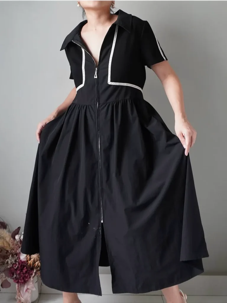 Such a unique zip up contrast dress with side pockets