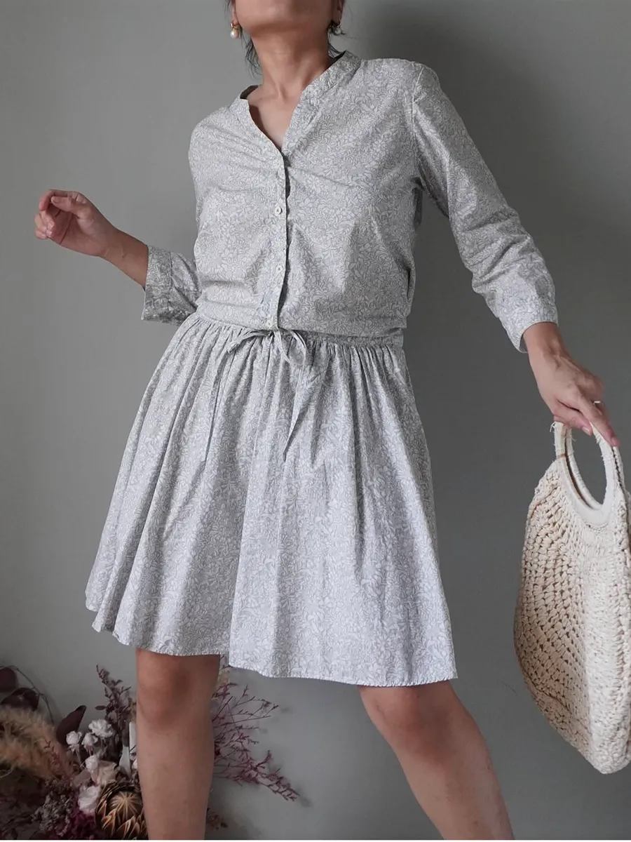 Cloud gray ditsy patterned dress with drawstring on waist and quarter sleeves - Image 1