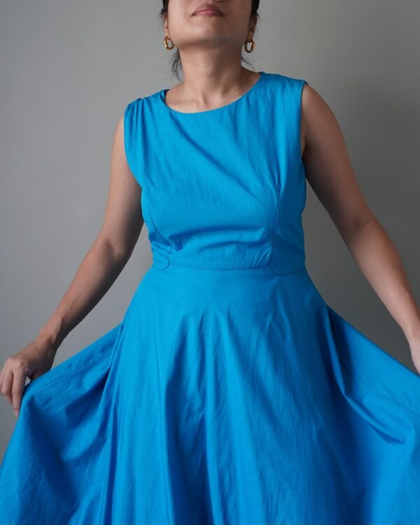 A piece that goes beyond time and seasons, very classic vibrant blue dress which is also very flowy - Image 3