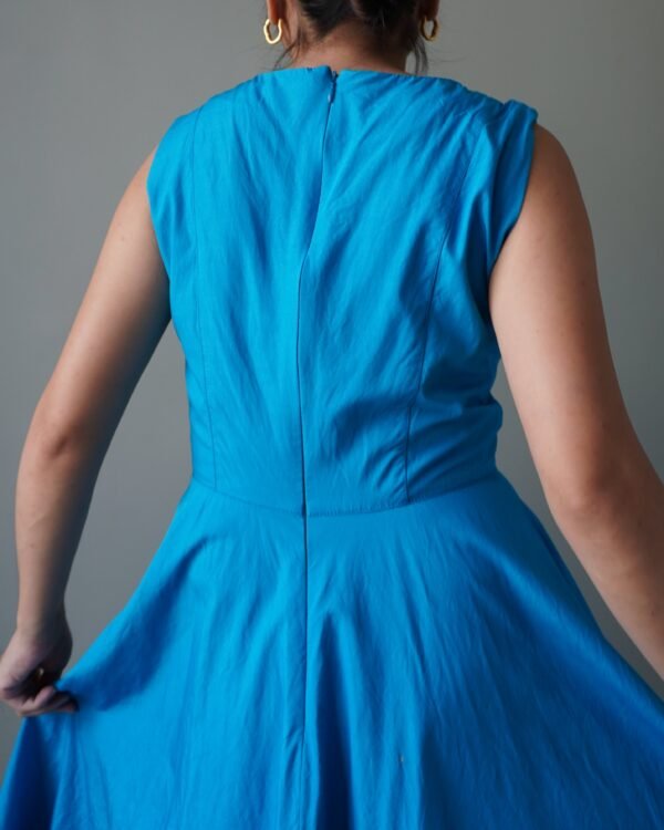A piece that goes beyond time and seasons, very classic vibrant blue dress which is also very flowy - Image 5
