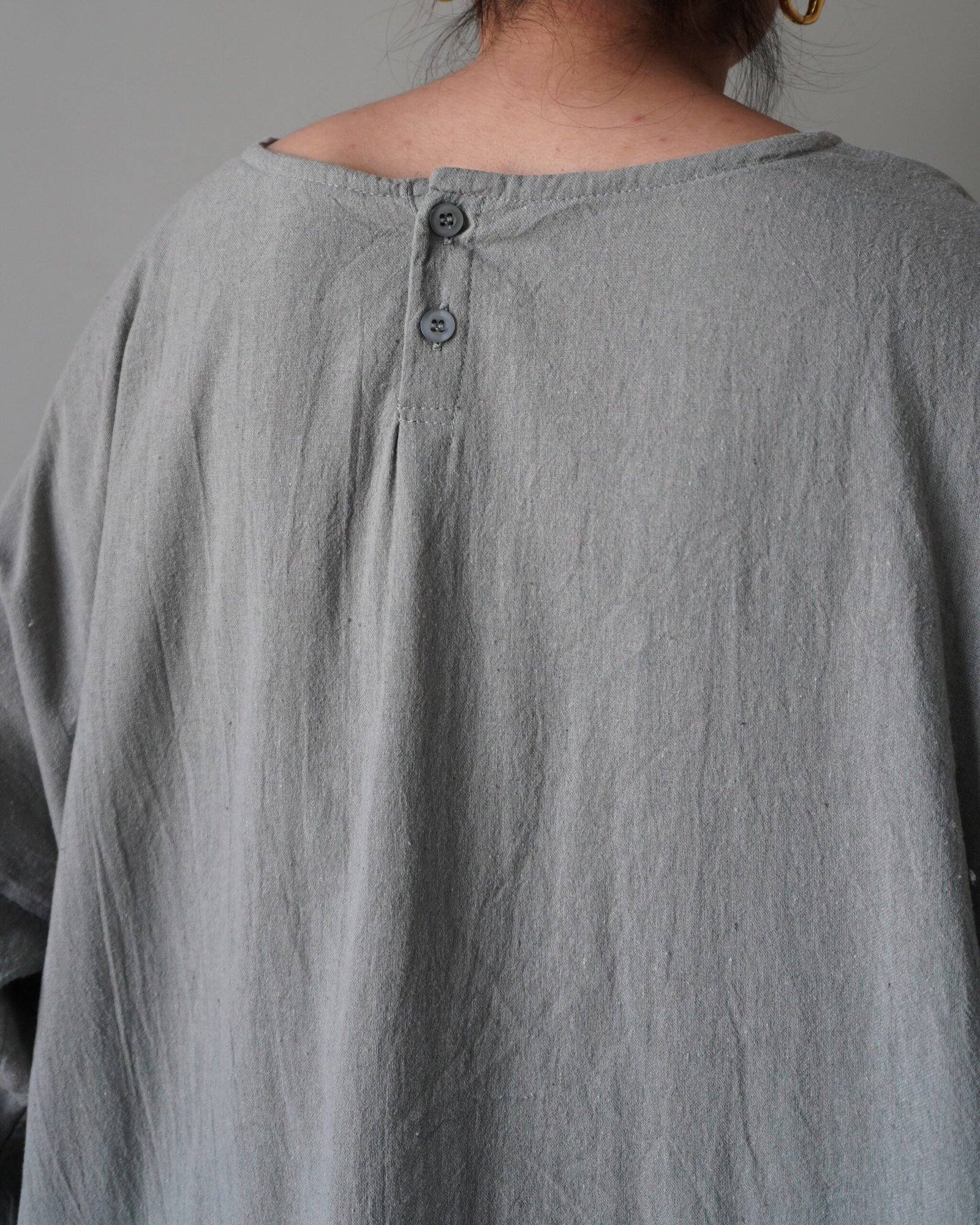 Gray bishop sleeves dress with side pockets - Image 4