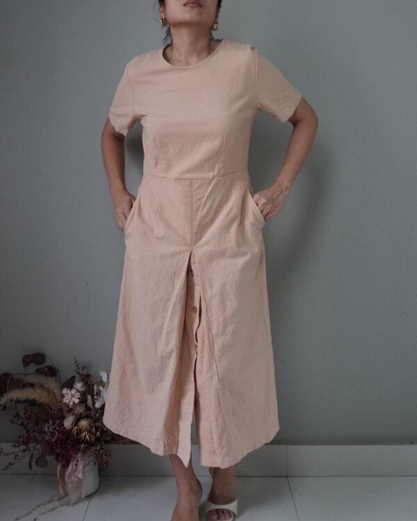 This is a beautiful botanical babydoll dress with collar and drawstring at waist - Image 2