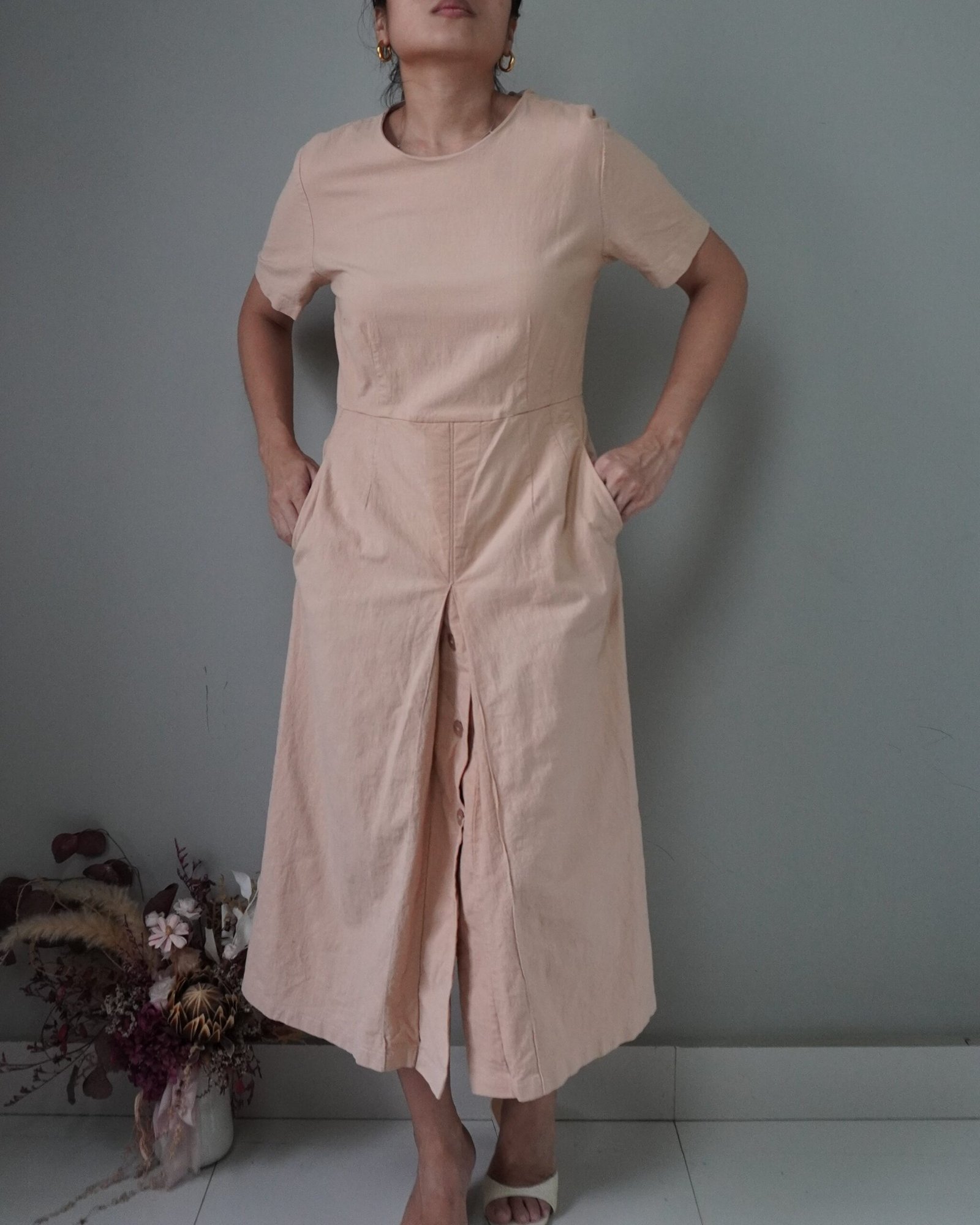 This is a beautiful botanical babydoll dress with collar and drawstring at waist - Image 2