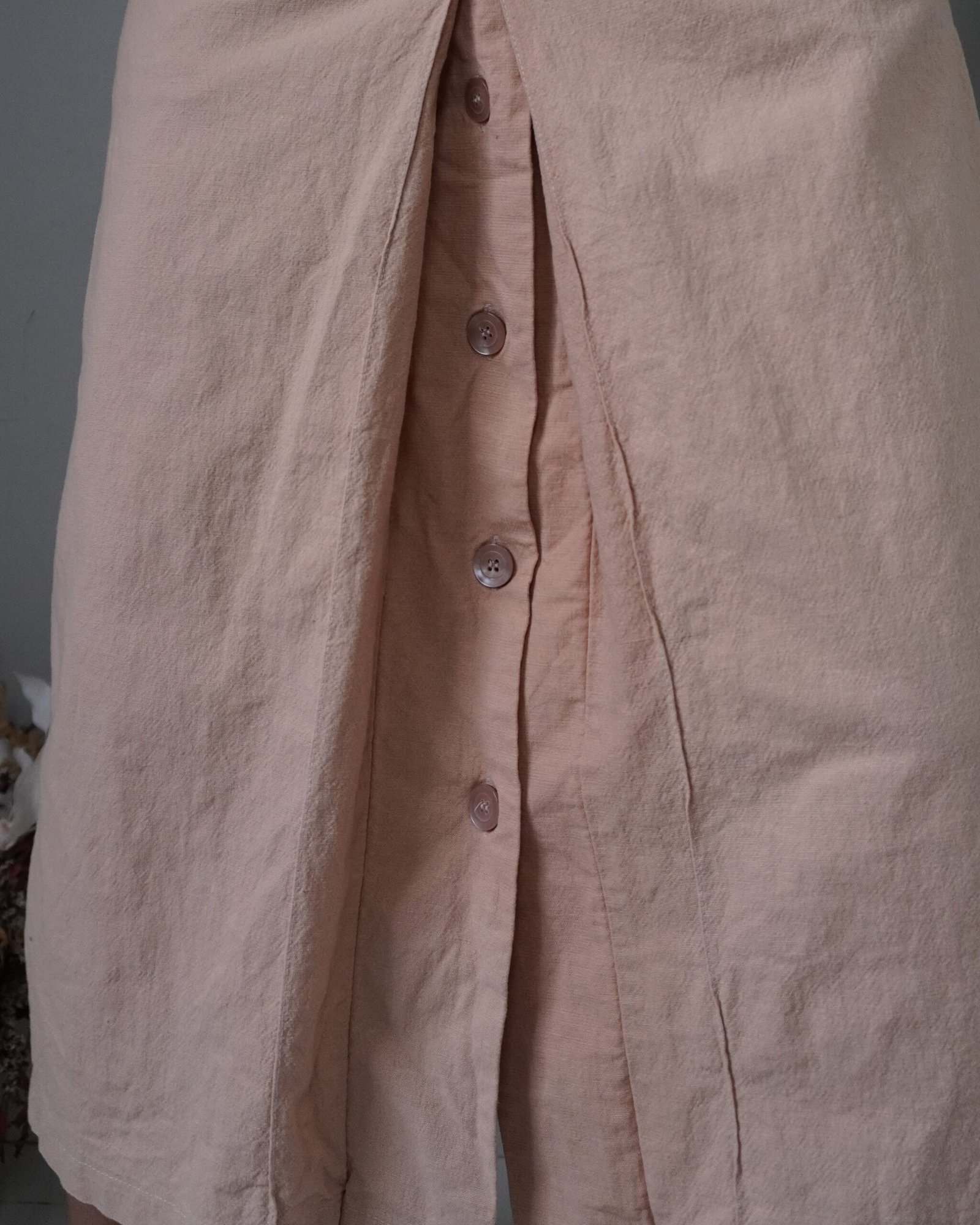 This is a beautiful botanical babydoll dress with collar and drawstring at waist - Image 5
