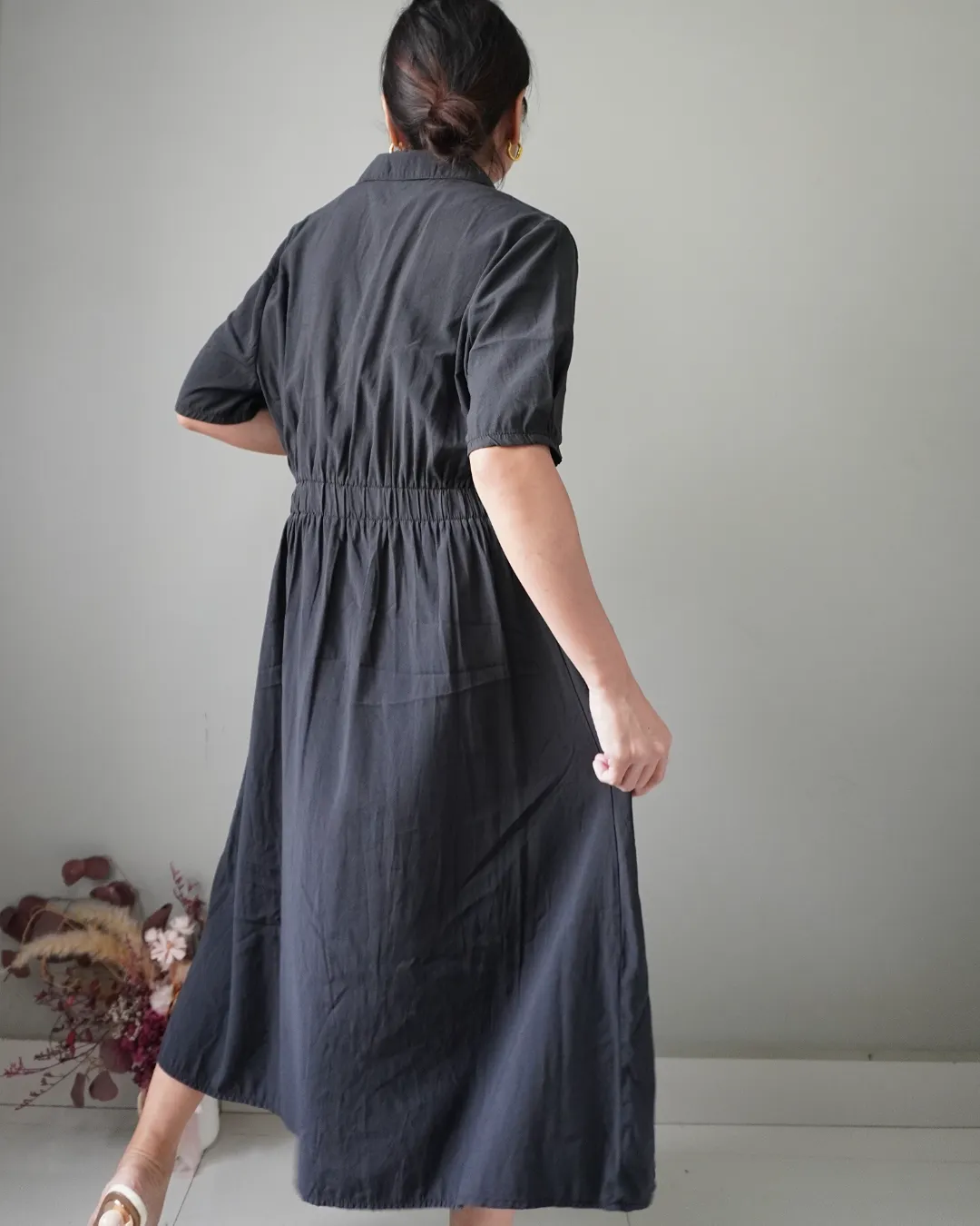 deep charcoal cotton dress, waist is stretchable and has a side ribbon - Image 3
