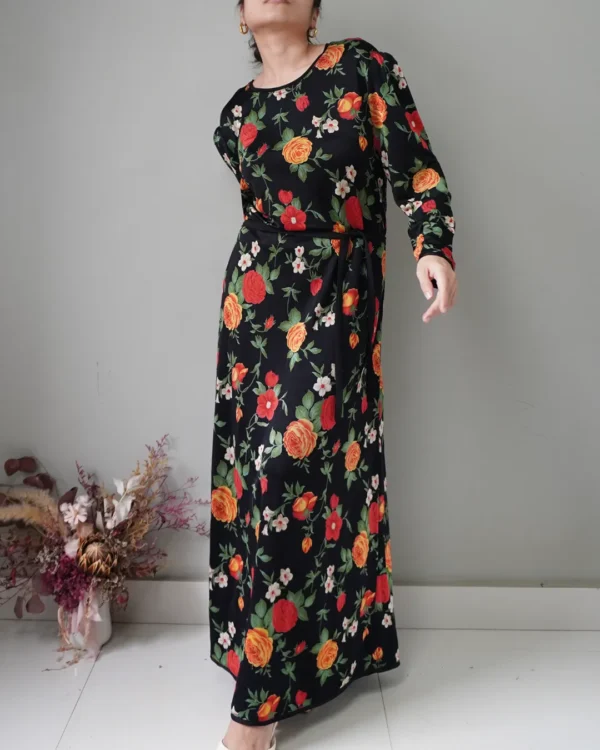 Summer florals long black dress with full sleeves, has a removable belt - Image 2