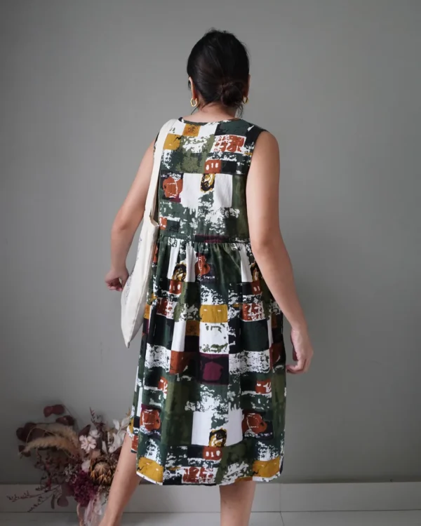 Multi color sleeveless linen dress with drawstring at waist - Image 4