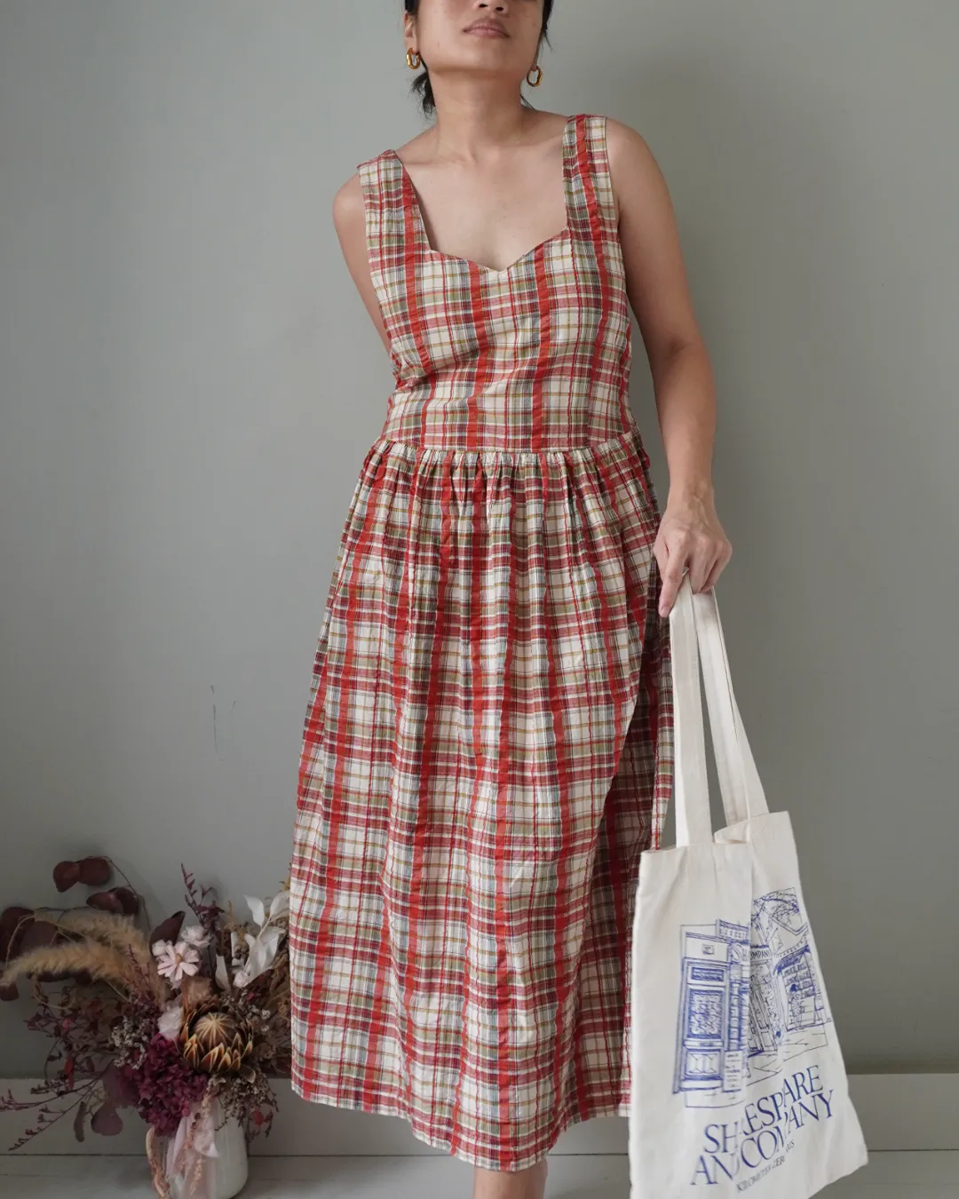 I’m always on the go for country pieces such as this gorggg plaid dress!! Look at the back deets! - Image 2