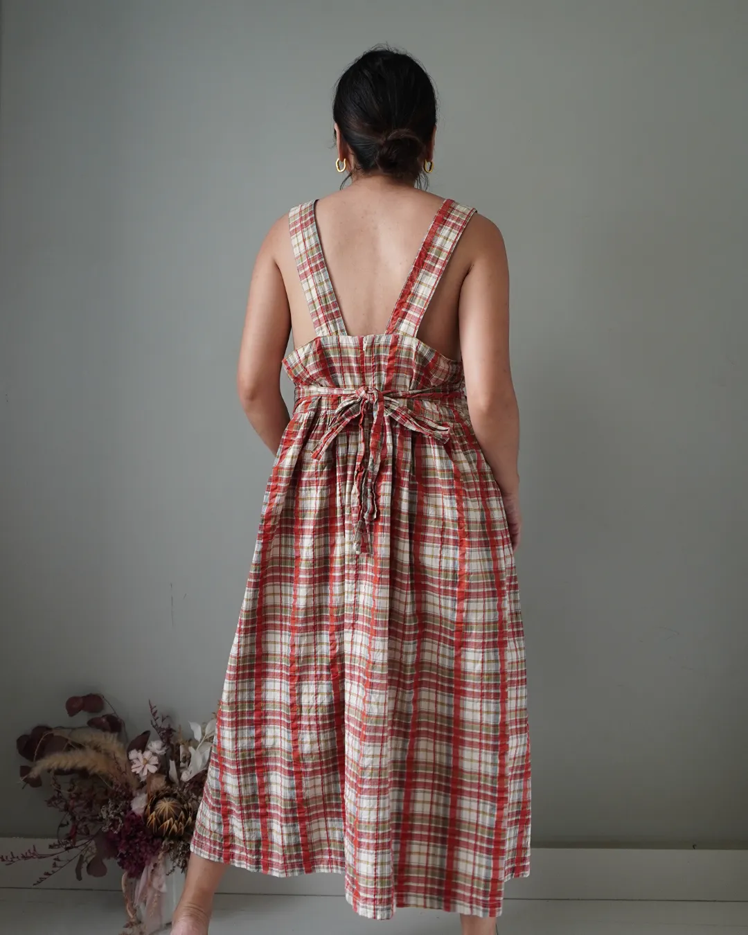 I’m always on the go for country pieces such as this gorggg plaid dress!! Look at the back deets! - Image 3