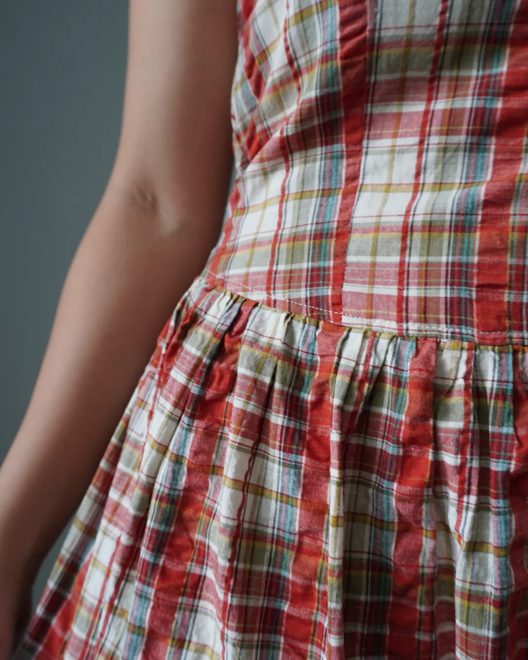 I’m always on the go for country pieces such as this gorggg plaid dress!! Look at the back deets! - Image 4