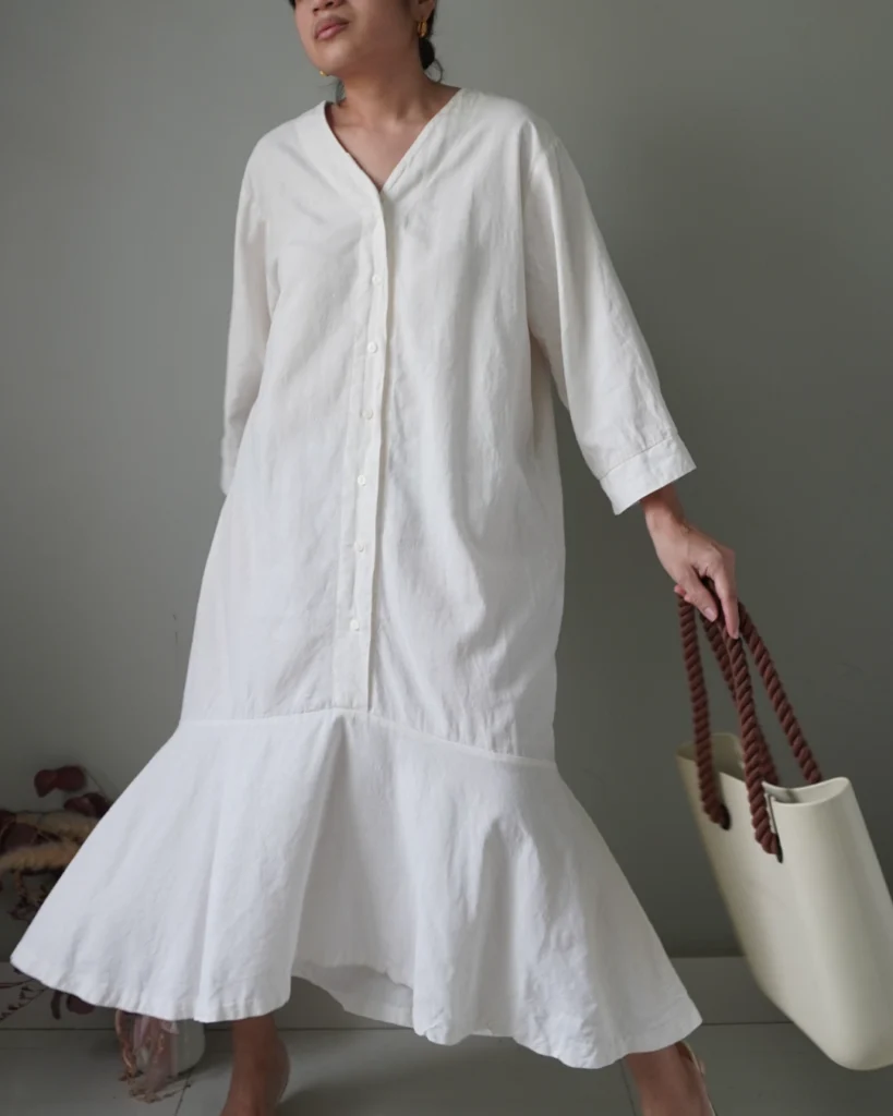 Love this is a classic off white / white shade, full sleeves, linen and all you need